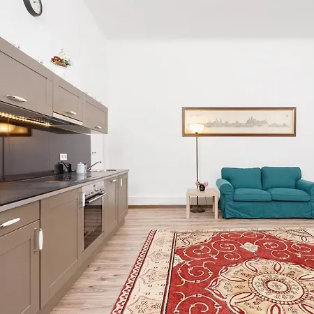 Apartment Pijarska By Renters