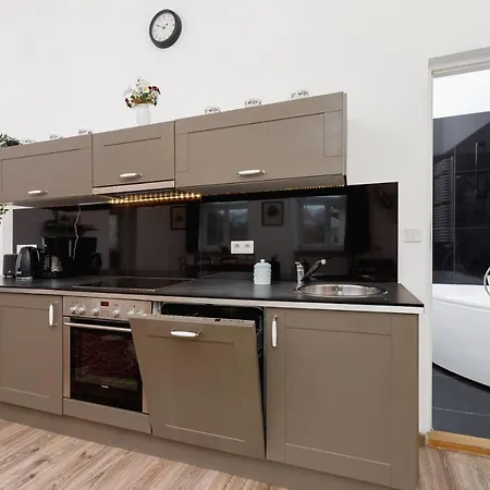 Pijarska By Renters Apartment