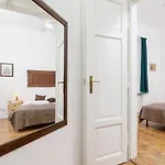 Pijarska By Renters Lägenhet Kraków
