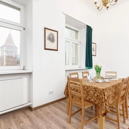 Pijarska By Renters Apartmán *